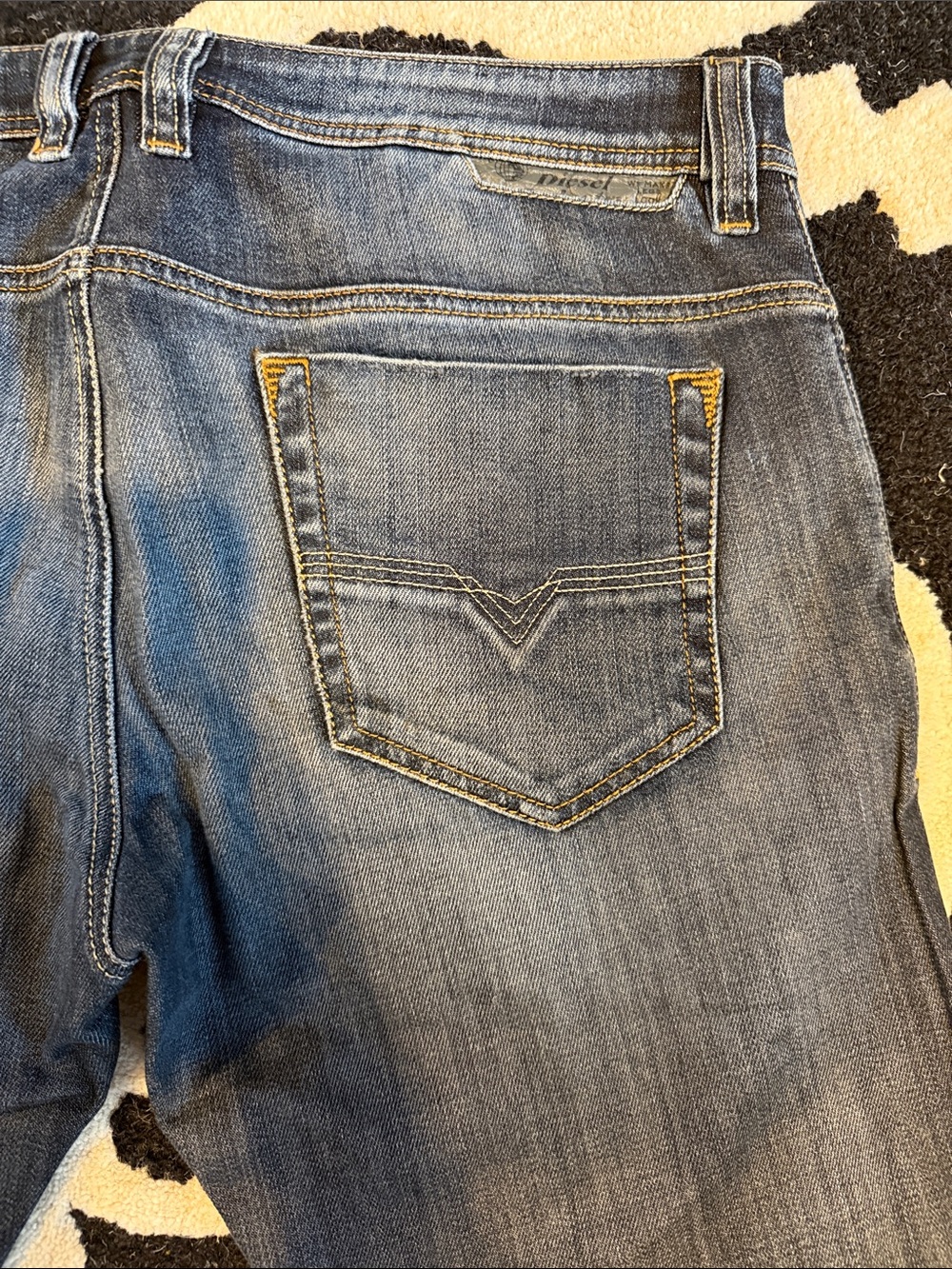 Mens Diesel Straight Leg Jeans in Medium Wash Blue- 33x30 (Safado) - Picture 7 of 11
